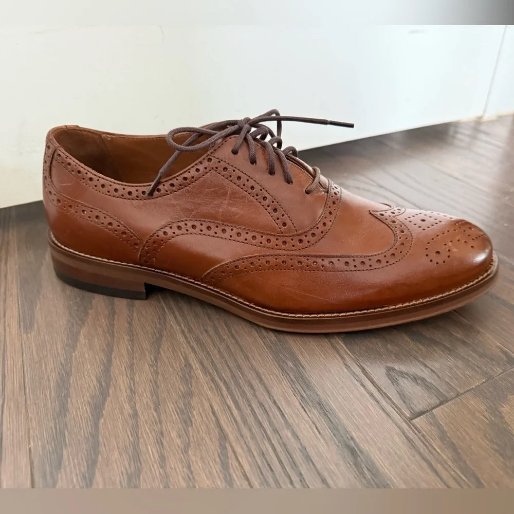 Johnston & Murphy SUTTON WINGTIP  OXFORD Size 9